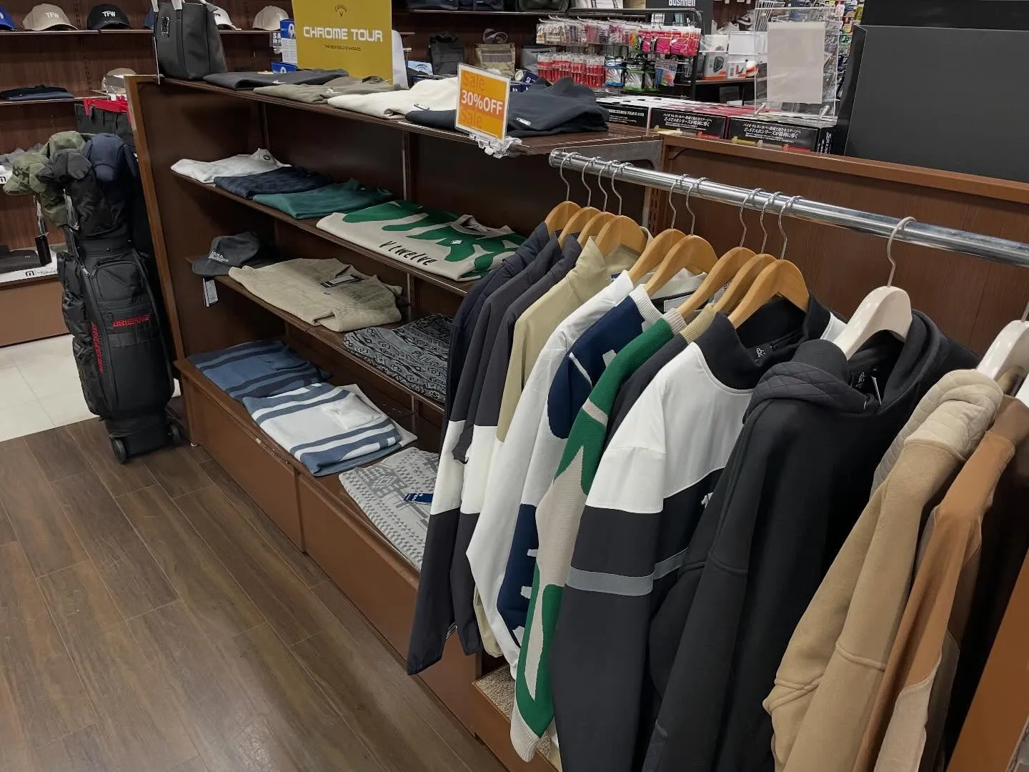 人気アパレル、クリアランスセール開催中❗️