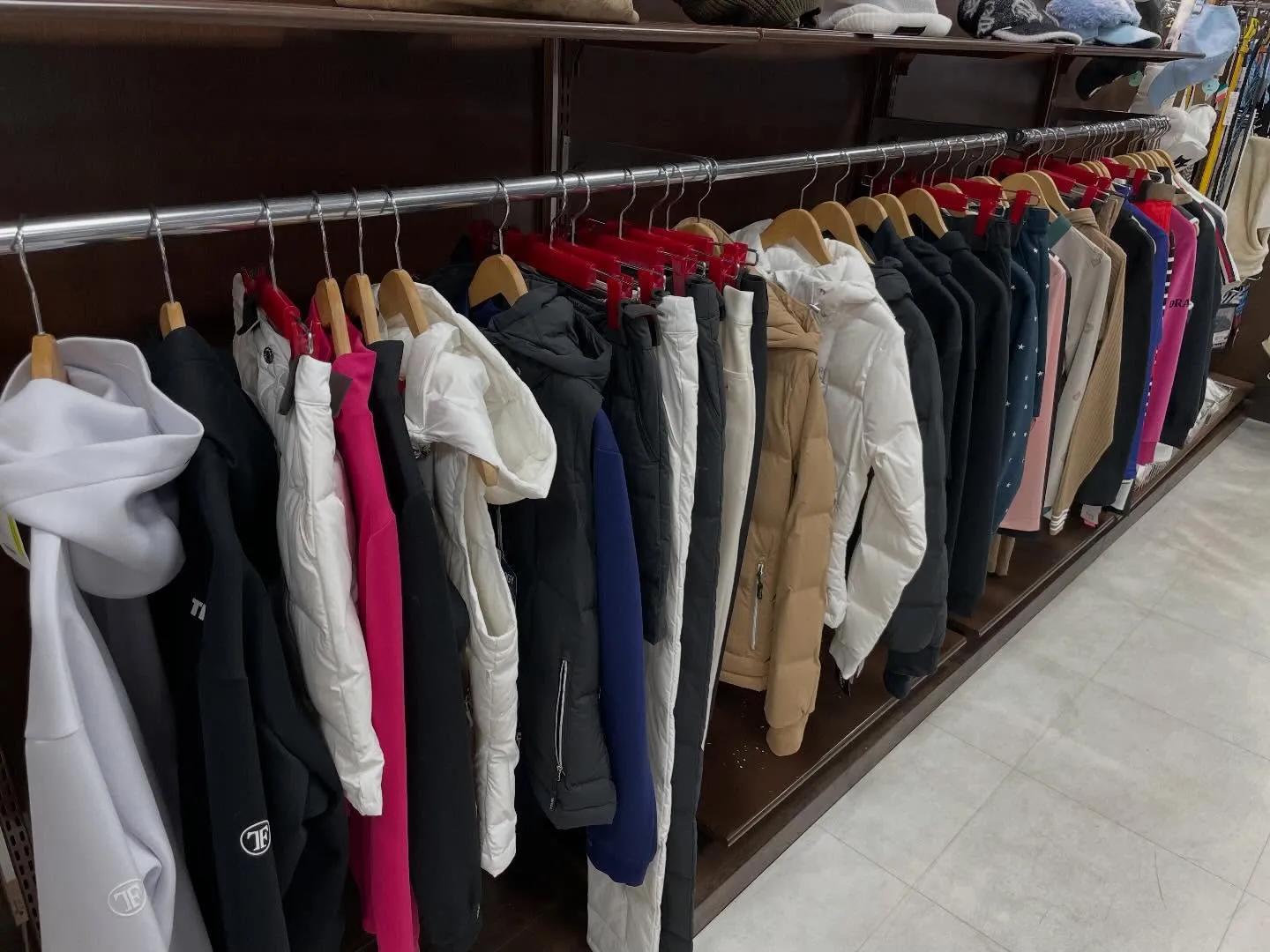 人気アパレル、クリアランスセール開催中❗️