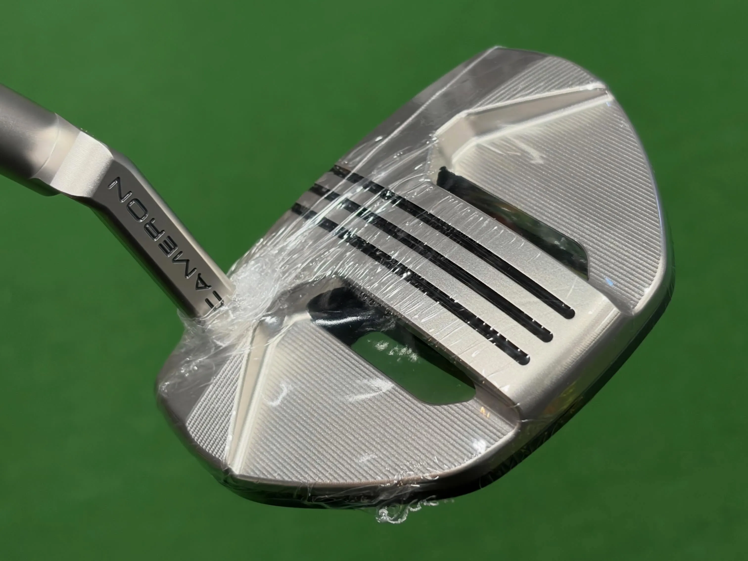 SCOTTY CAMERON　PHANTOM3.2発売✨