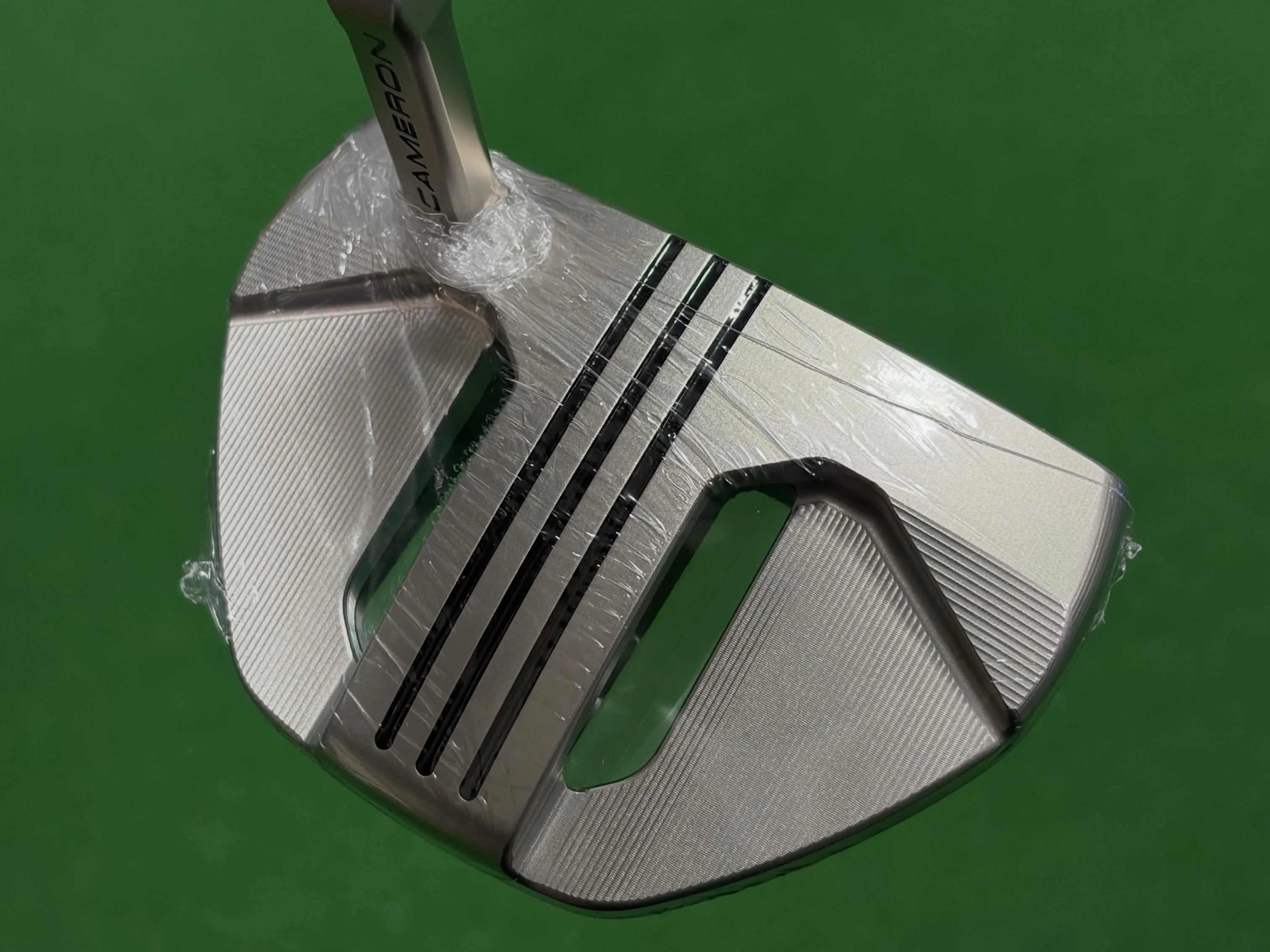 SCOTTY CAMERON　PHANTOM3.2発売✨