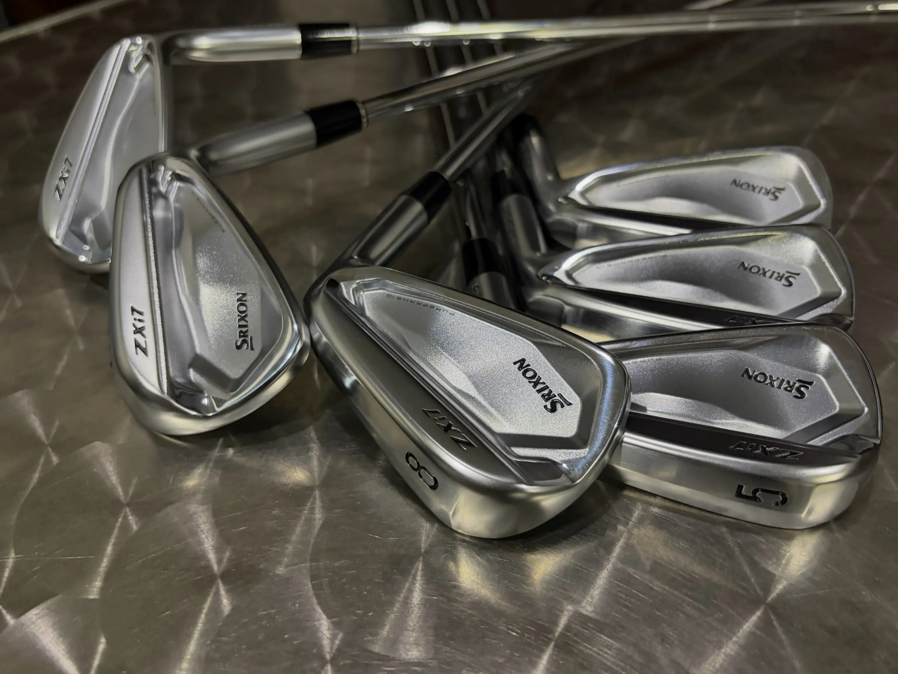 今月12日に発売したSRIXON ZXiシリーズ
